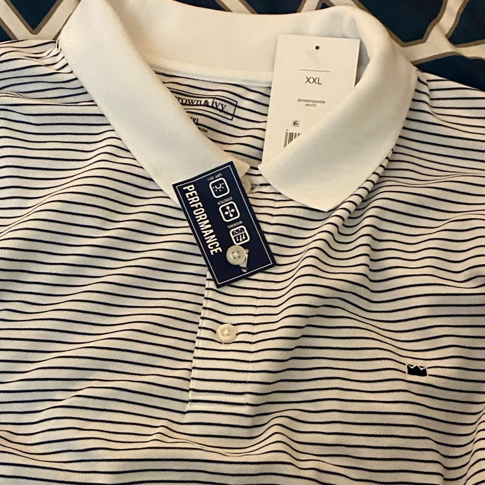 Crown and Ivy Men’s shirt